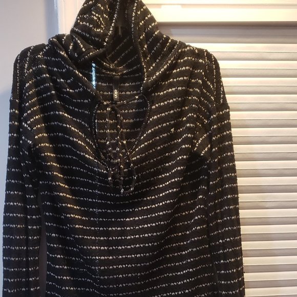 Elan Sweater - Super light/Super Cute - Picture 4 of 9